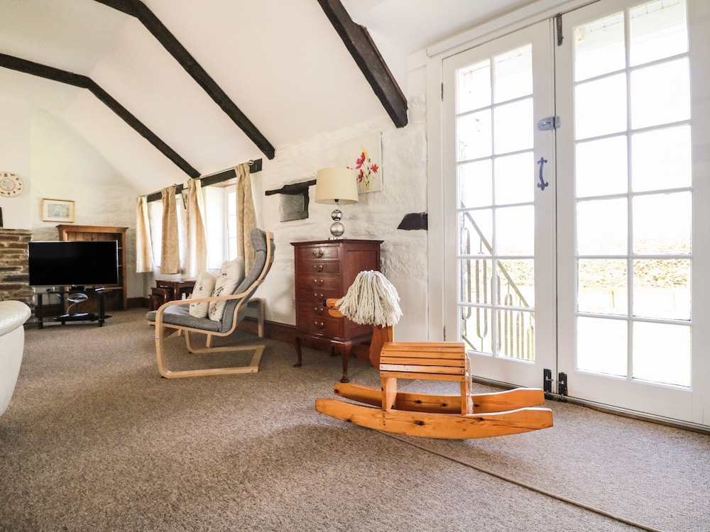 Bodmin Vacations - Trevenning Barn - Property Image 10