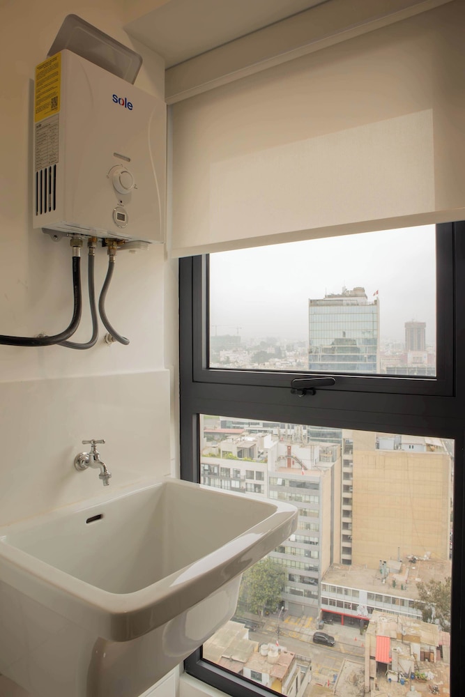 w Enchanting 1BR w Balcony in San Isidro