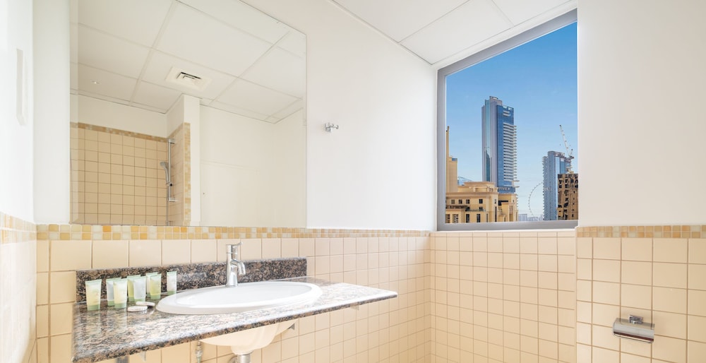 LUX The Murjan Sea View Suite 2