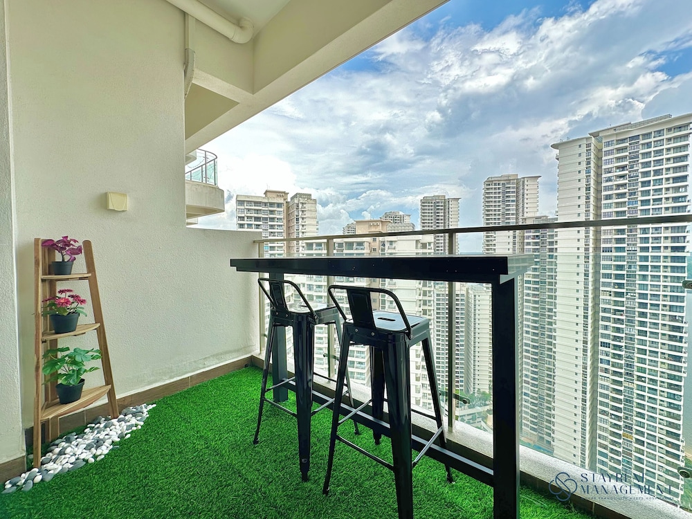 Country Garden Danga Bay Sea View Homestay by Stayrene