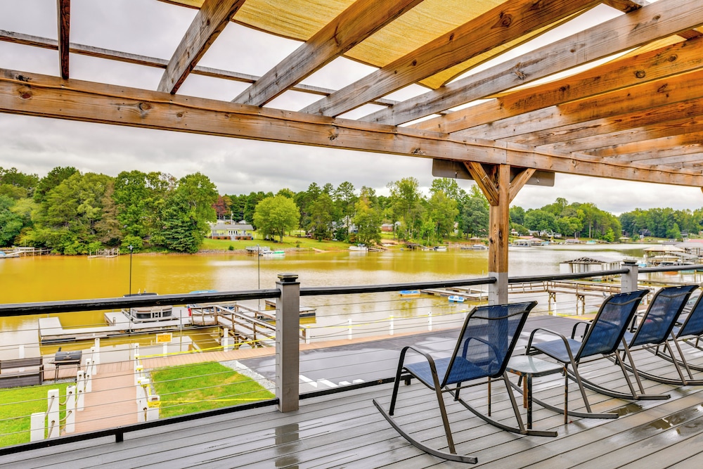Community Perks + Views: Cozy Lake Norman Cottage