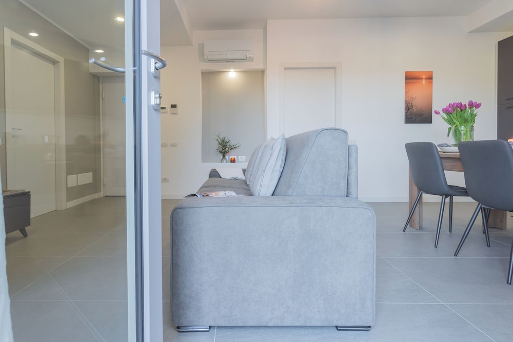 Isola Felice Grandate by Rent all Como