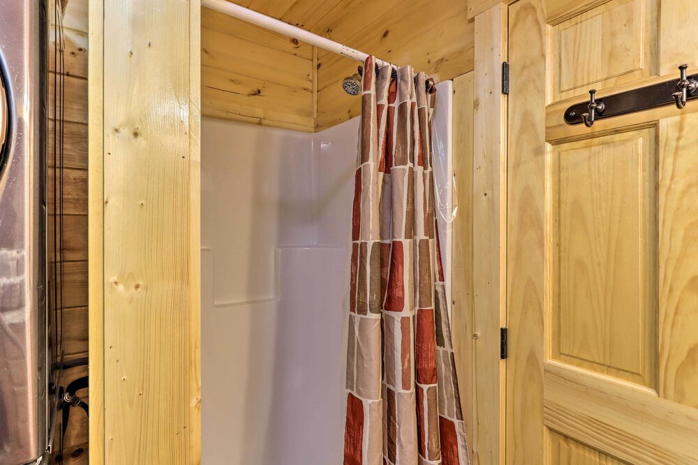 Pet Friendly Smoky Mtns Cabin Near Cherokee Lake! view 5