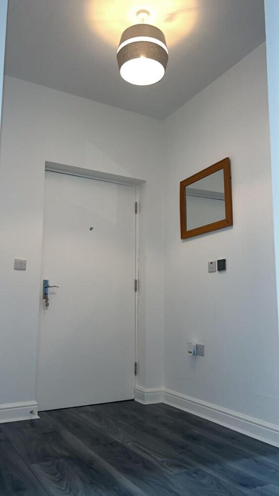 Beautiful 1-bed Apartment in Tipton, photo 18