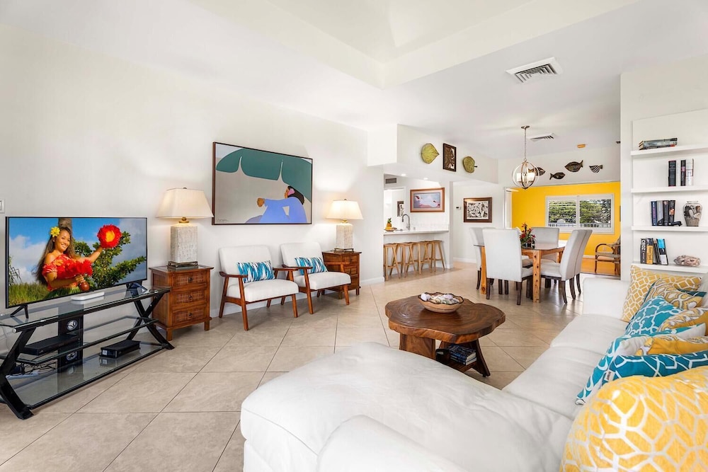 Top Floor Rental - Ocean Views - Vrkcv