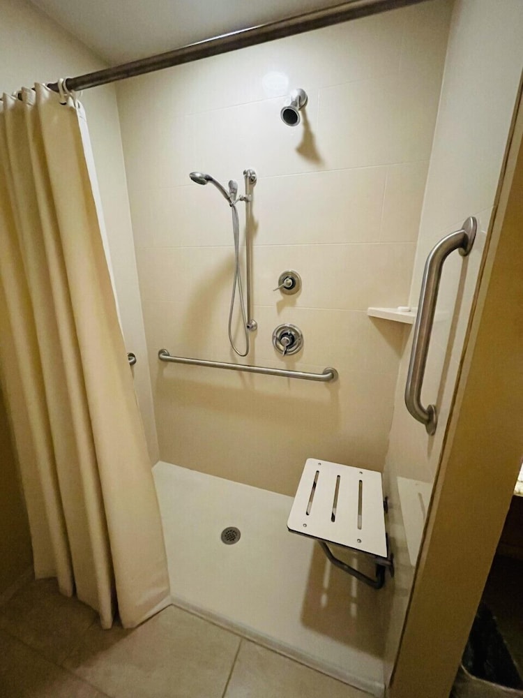 Hotel 27
