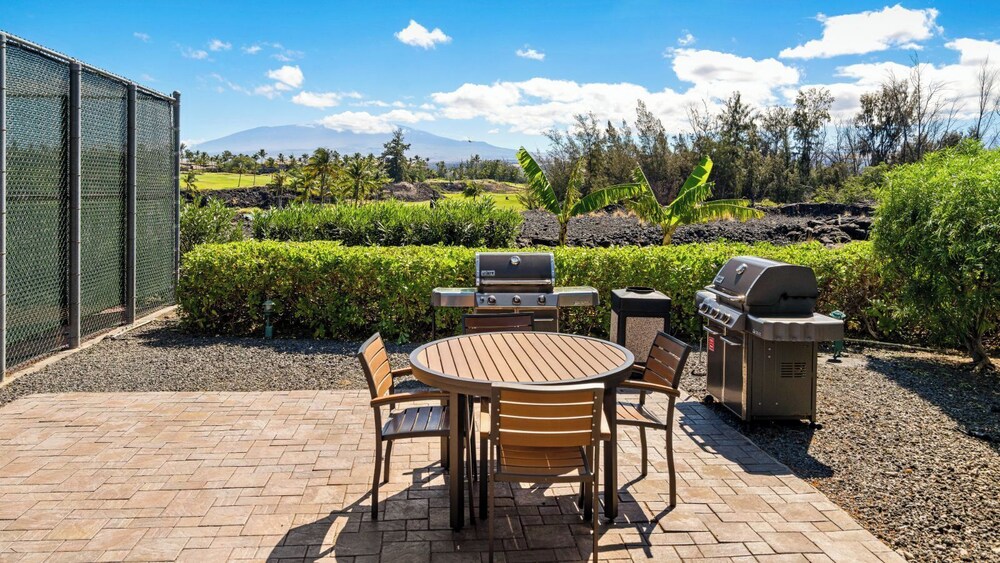 Spacious Hawaiian Unit w/ Lagoon View - AC & Wifi - Vrkcv