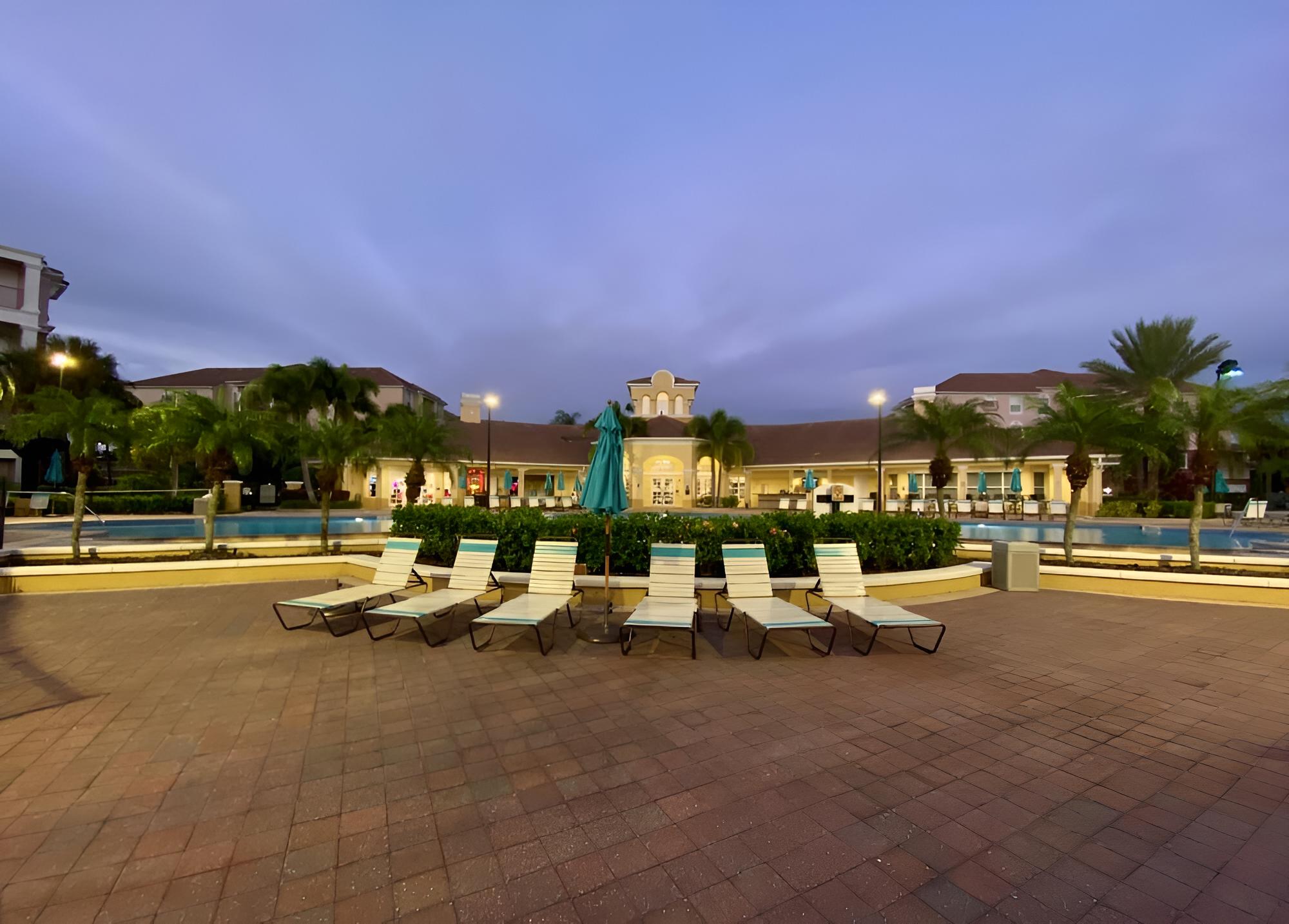 New Vista Cay Electra Near All Parks and Occc
