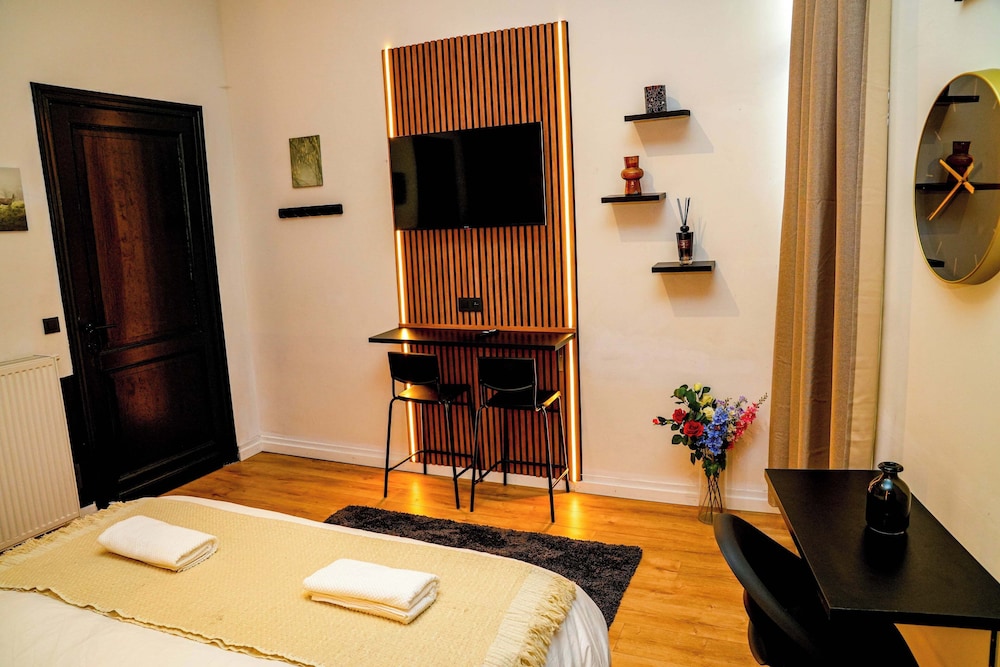 Comfy 5BR Apartment in Heart of Ghent