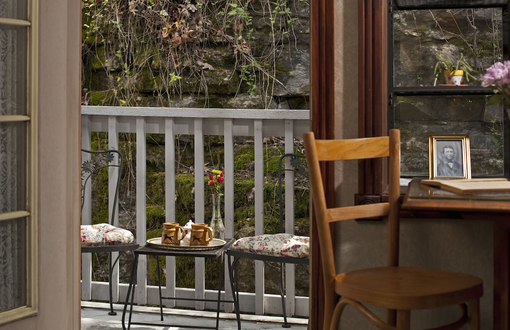 Cliff Cottage Inn - Victorian B&B and Boutique Hotel