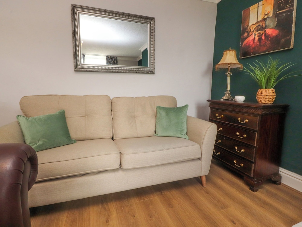 3 Cowper Place