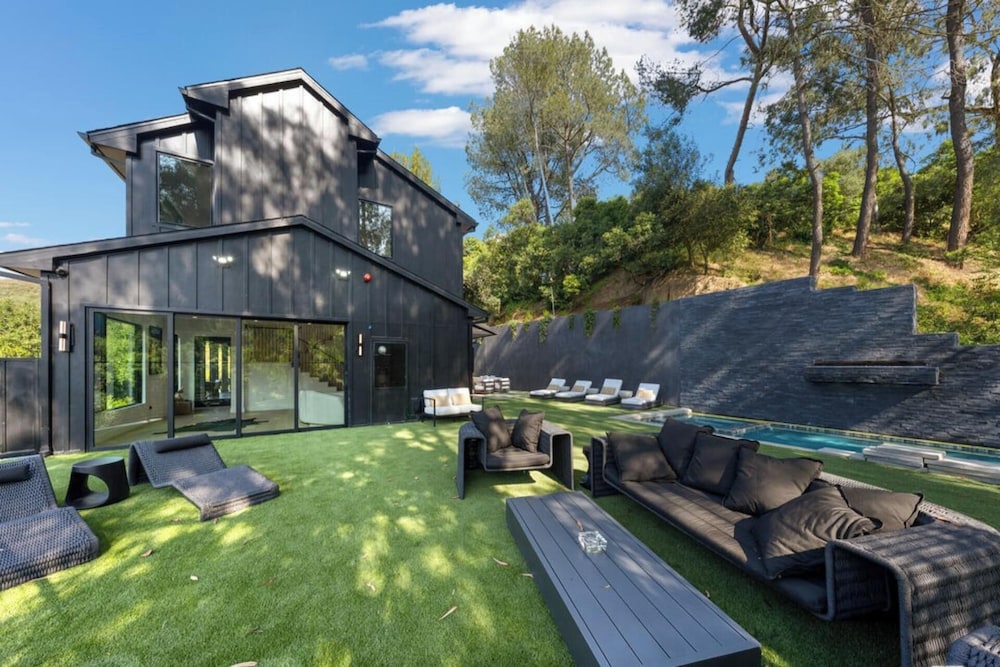 Oak Haven Sanctuary - Grand Estate With Pool, Guest House & Scenic Views