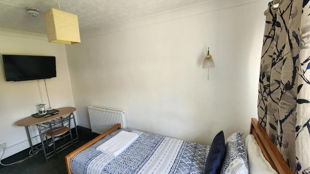 Gatwick Castle B&B
