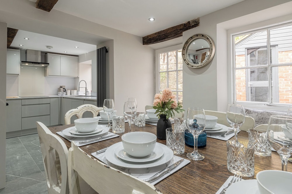 Eilmers Cottage Lovely 4BD in Malmesbury