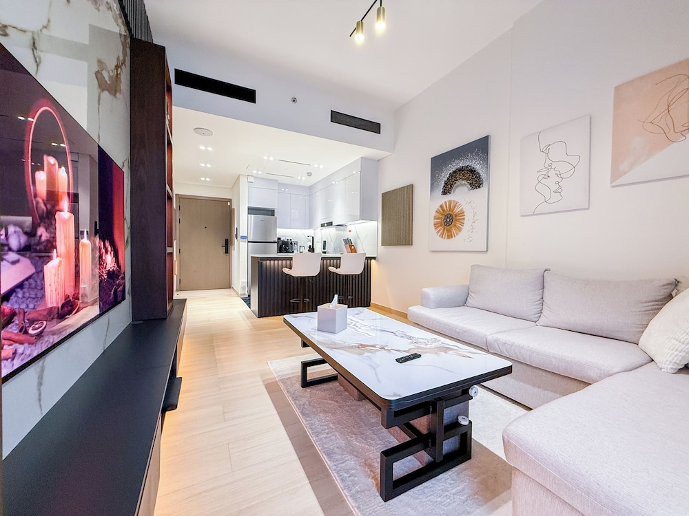 Luxury 1BR 2 Baths JVC
