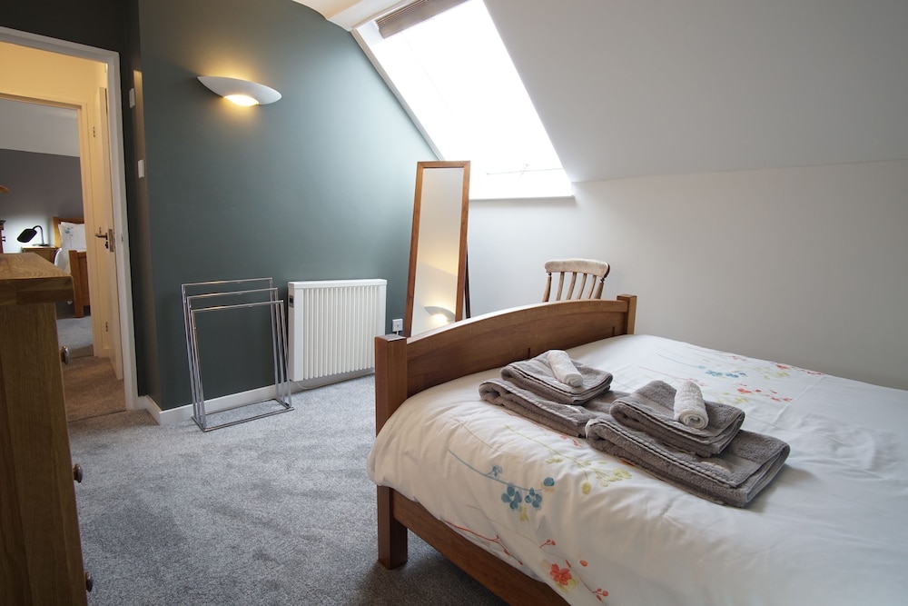 Stunning Exeter Apartment view 5