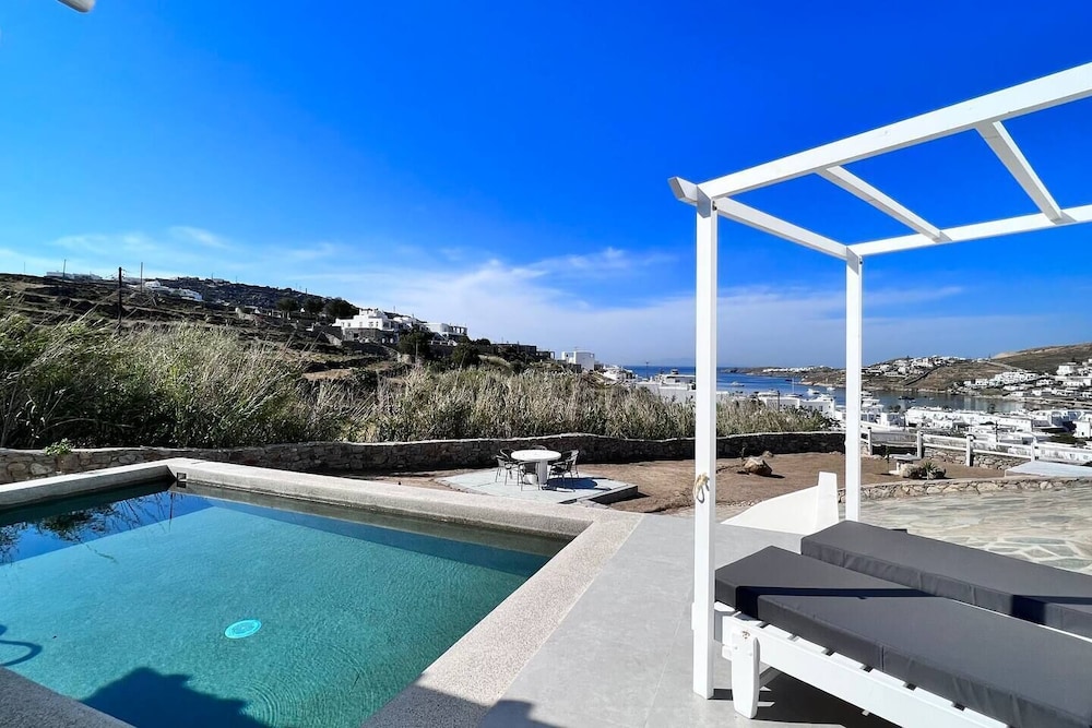 Amperian Mykonos Suites & Villas