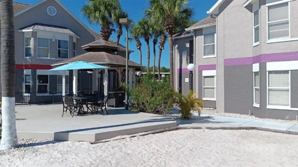 Two Bed Condo In Parkway Palms Resort 2 Bedroom Condo