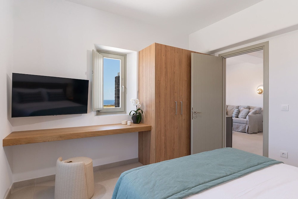 Platies Luxury Apartments Santorini
