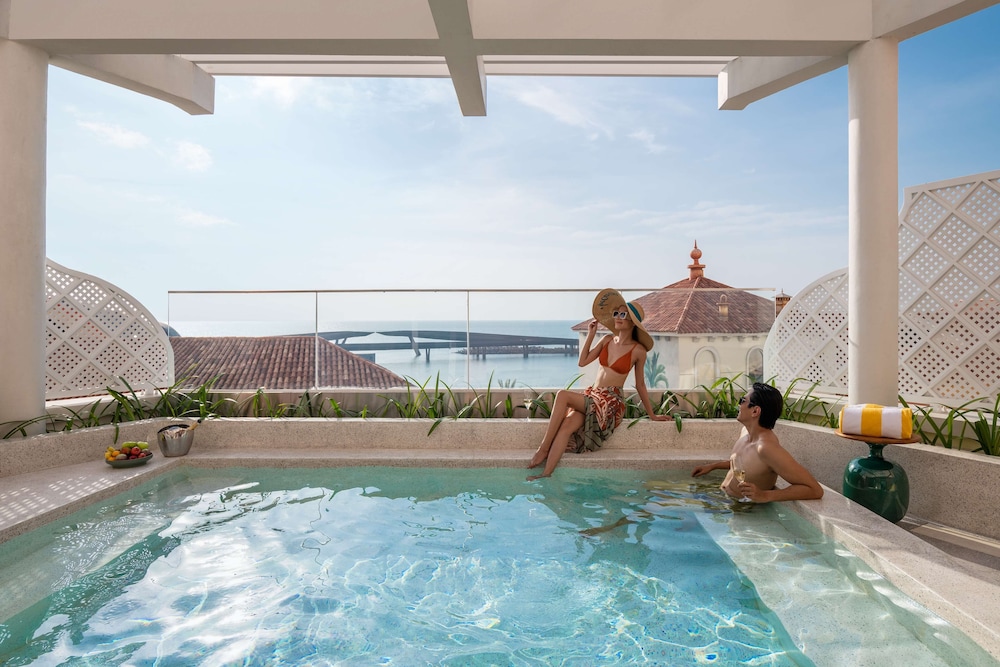 La Festa Phu Quoc, Curio Collection By Hilton 52