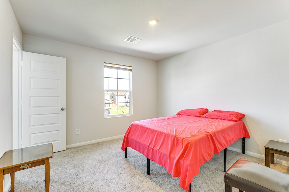Near Hiking & Fishing: Airy Retreat in Cleveland!