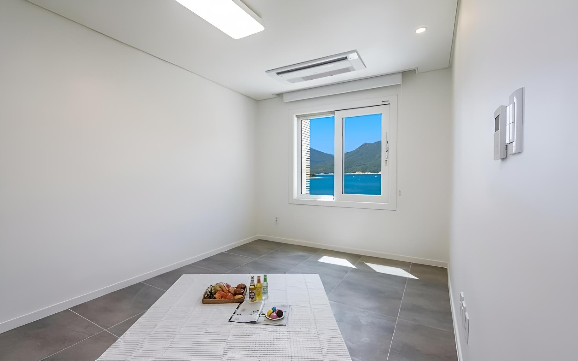 Geojedo Blue Hill Pension view 3