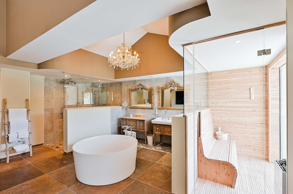 Le Hameau des Pesquiers Ecolodge, Curio Collection by Hilton