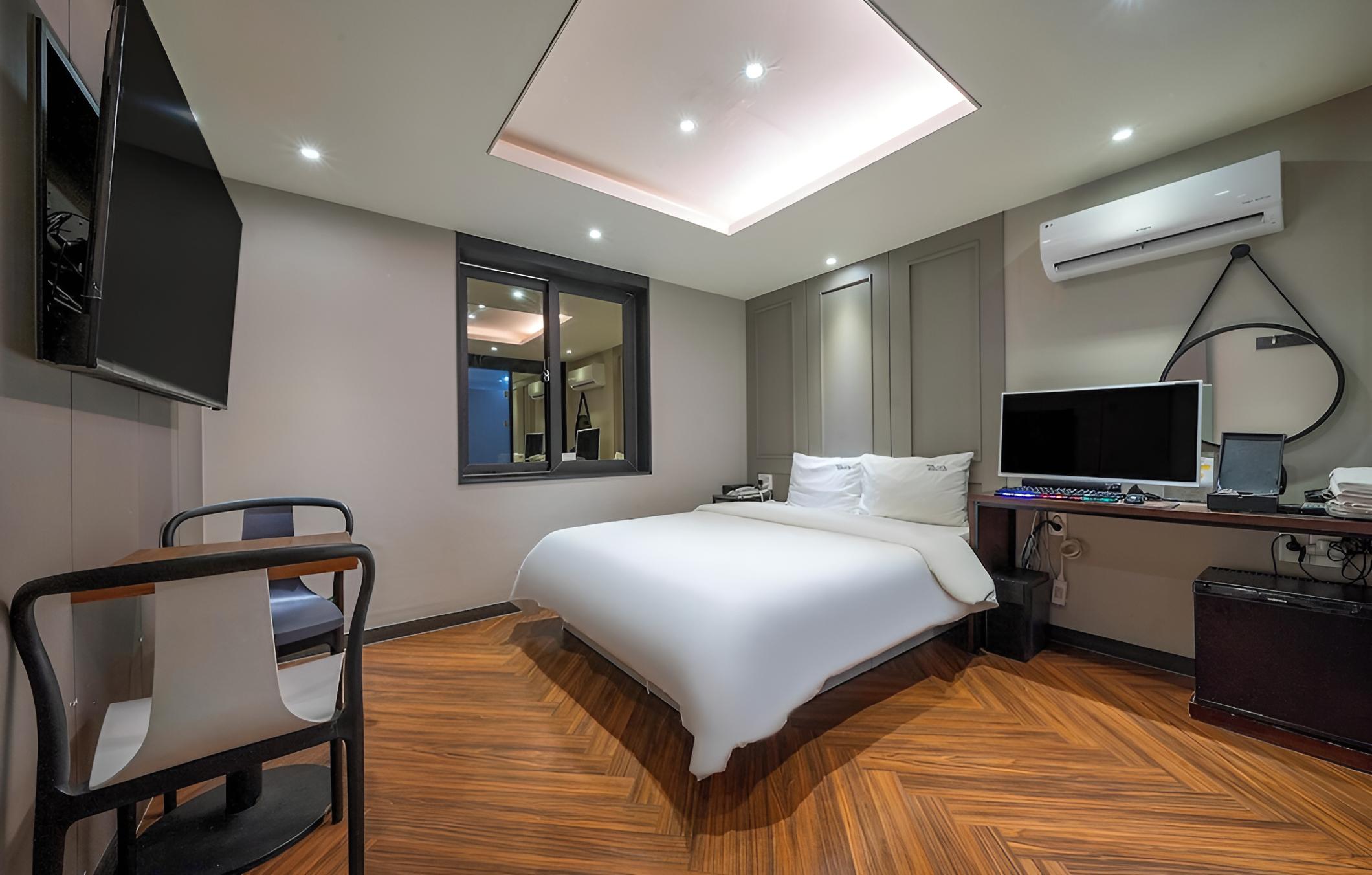 Busan Daeyeondong Hotel Smith