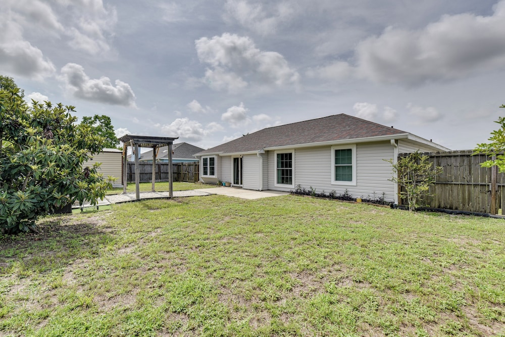 4 Mi to Downtown Panama City: Home w/ Patio!