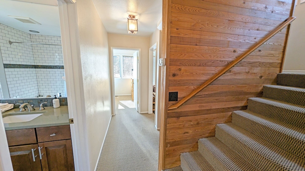 Whistling Swan 8 4 Bedroom Home