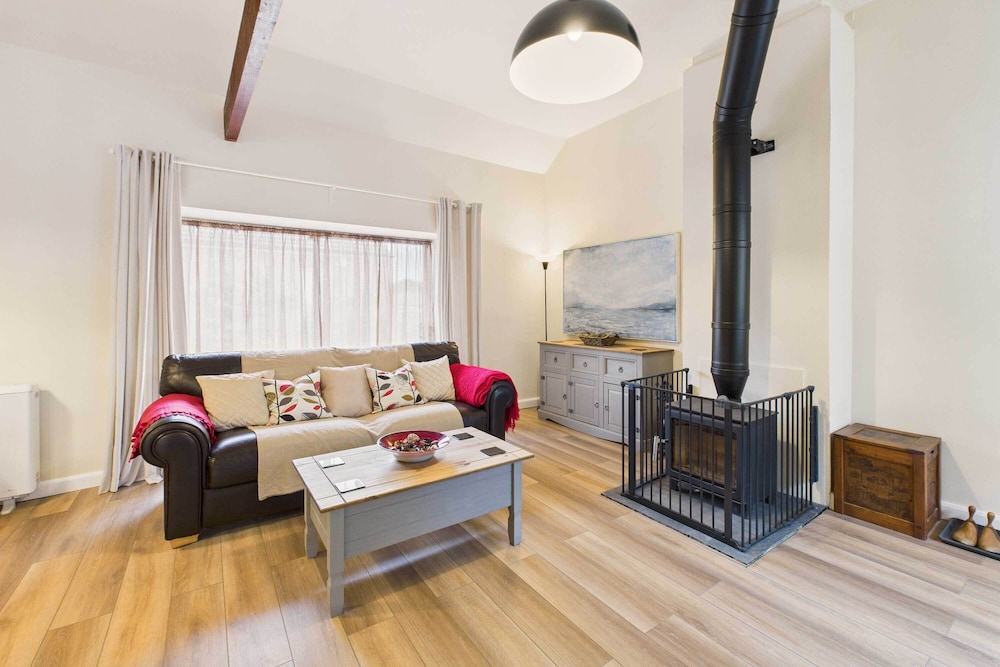 Host Stay Lane Farm Cottage
