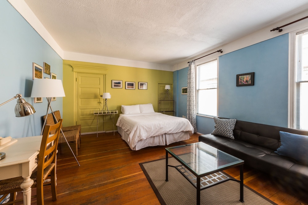 Ocean Island Garden Suites - Image 3