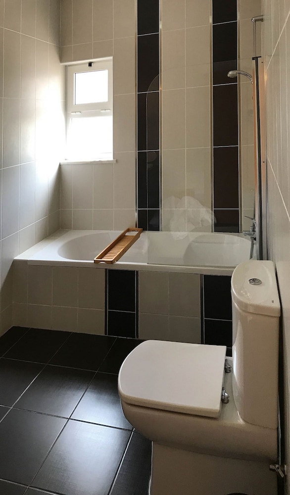 16 Centeanes Fabulous Location Just Short Walk t