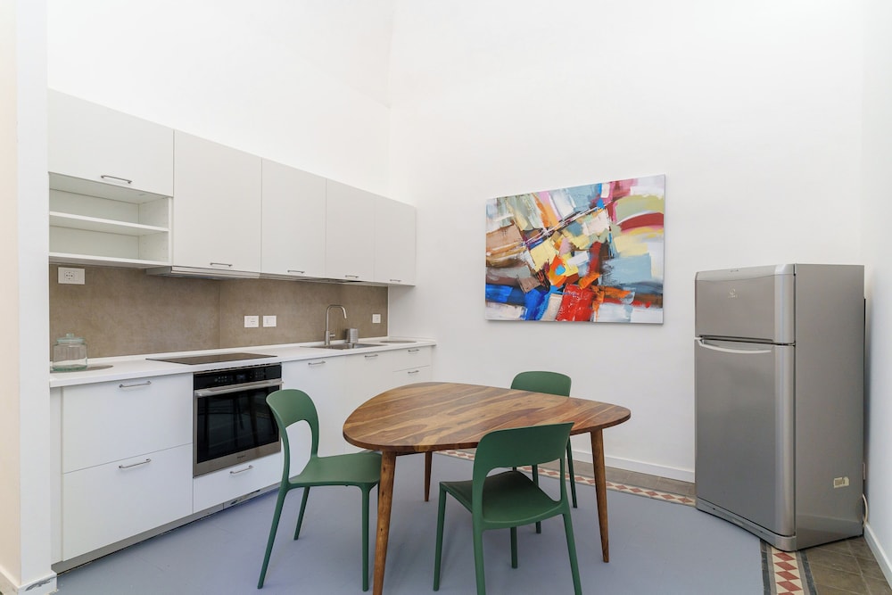 KleoSuites