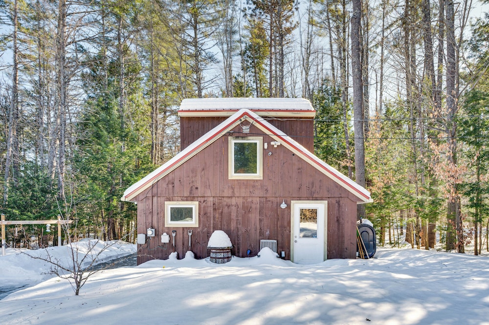 Hiking & Snowmobile Trails On-site: Alton Retreat!