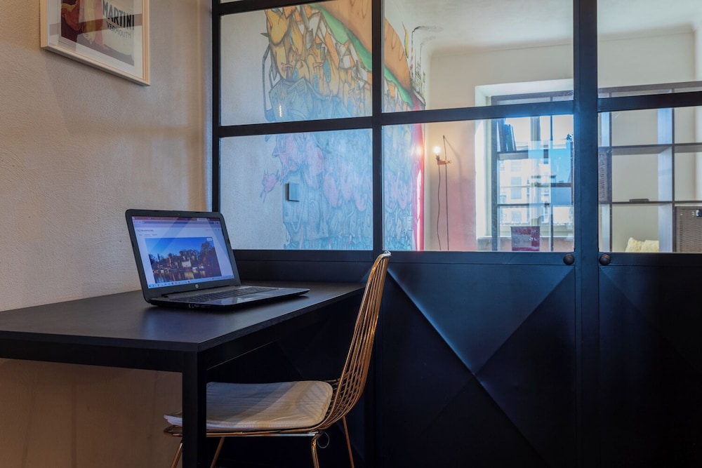 Graffiti Apartment by Wonderful Italy