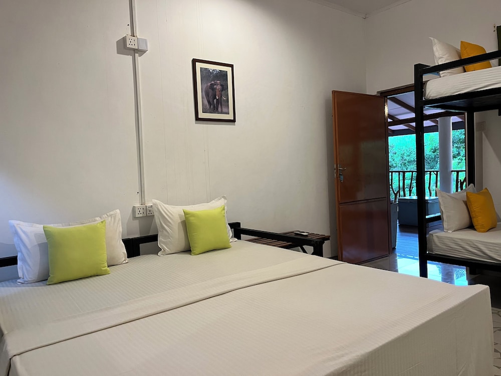 Funky Leopard Safari Lodge Bordering Yala National Park - Hostel