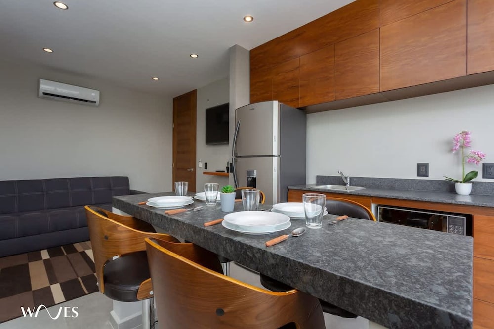 1 Br w Park Views in Condo w Gym Sauna Steam