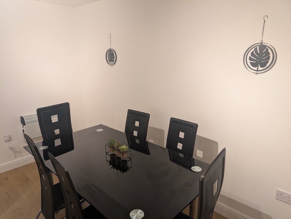 Bayview 1-bed Swansea Retreat