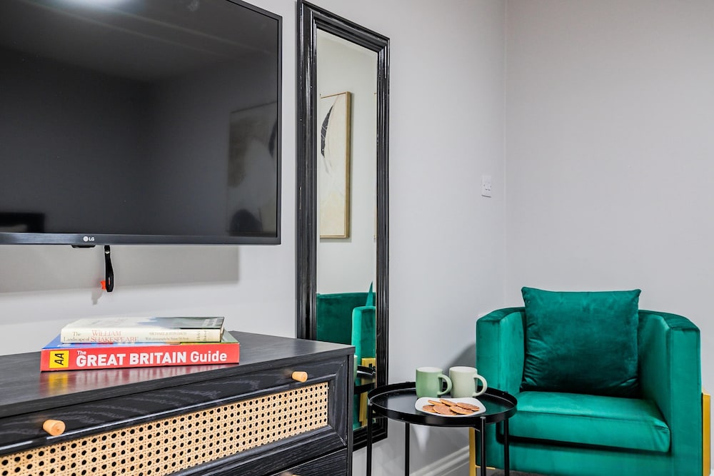 Host Stay Bridge Street Studio