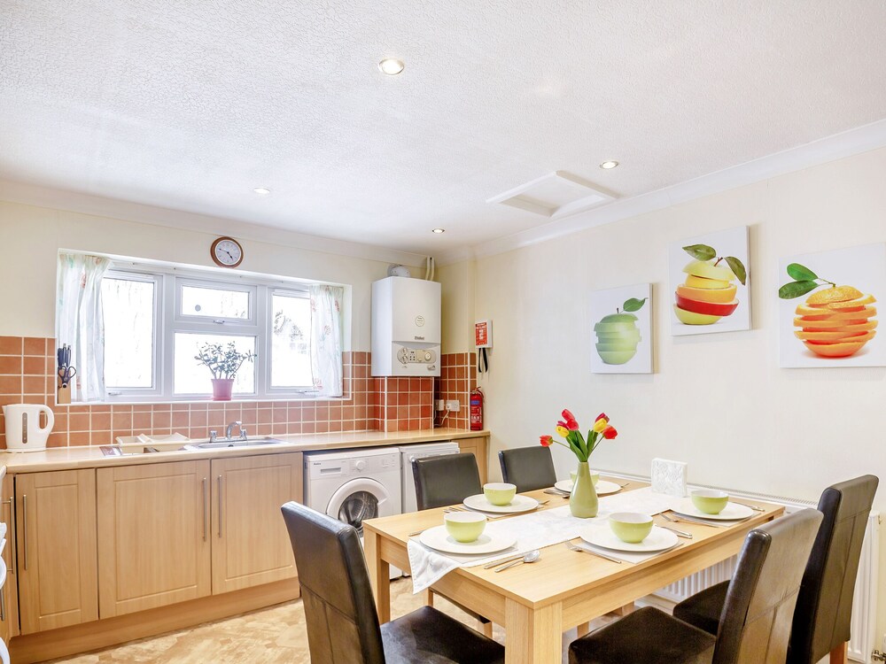 7 Dolydd Terrace