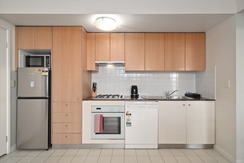 Bright 2-bed Apartment Near Wentworth Point Sights