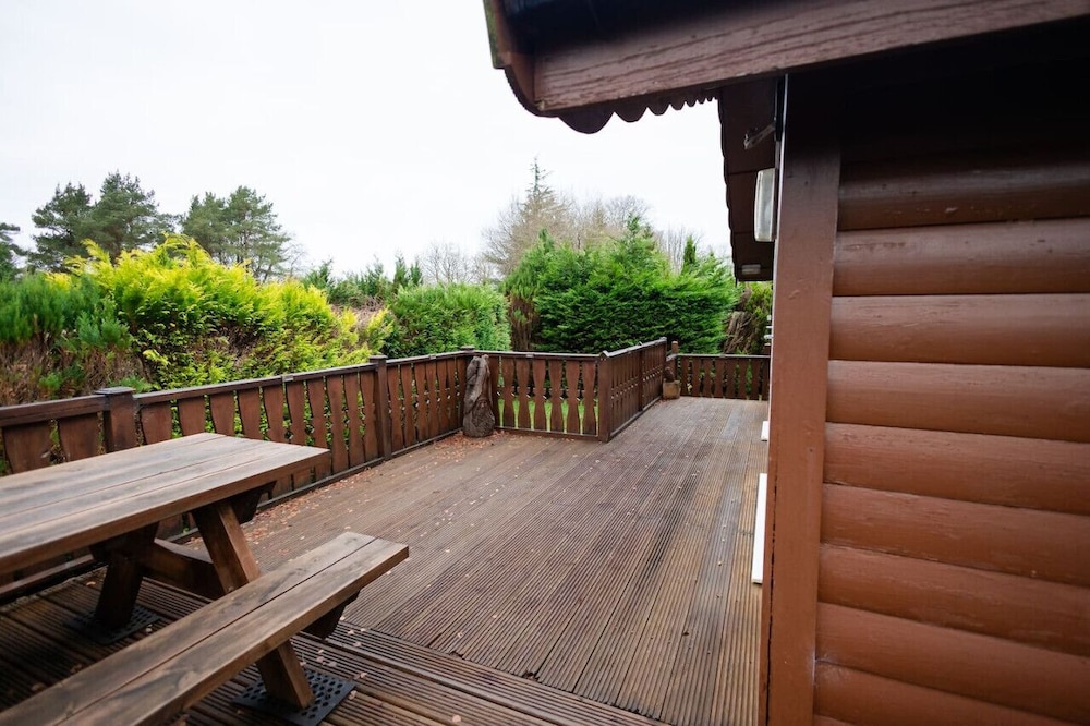 Cozy Log Cabin 346 - Rural Mid Wales