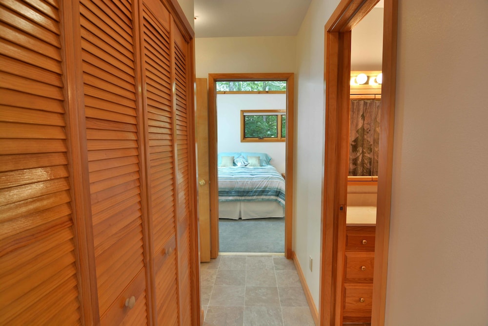 Sandy Shores 2 Bedroom Hotel Room by RedAwning