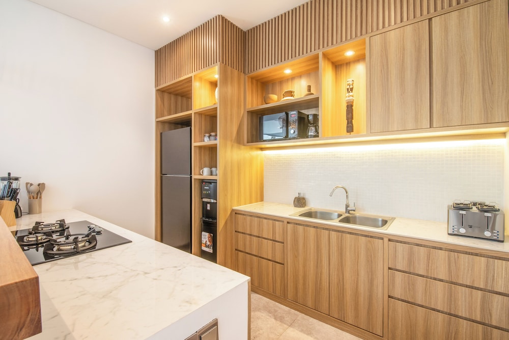 Coastal Comfort: Cozy 4BR Villa, 5 Min Walk to Finns Beach
