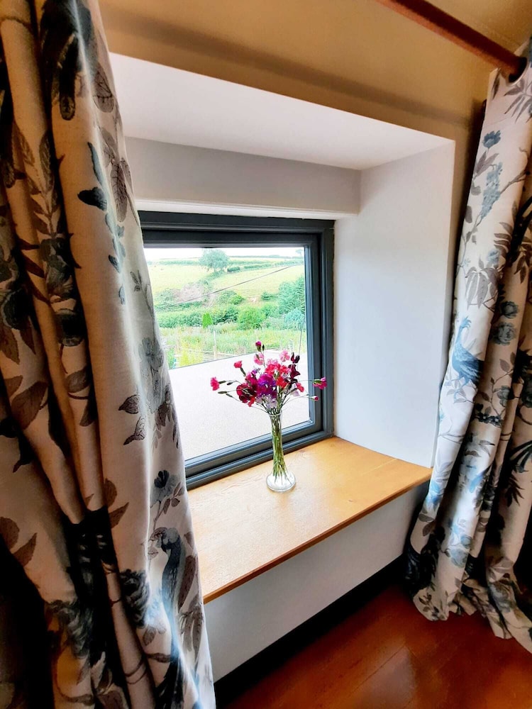 Longstone Bed and Breakfast view 5