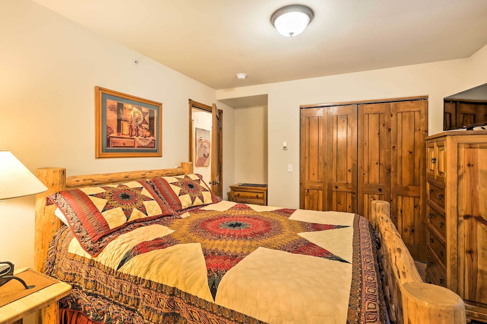Breckenridge Condo: Hot Tub Access & Close to Ski! view 3