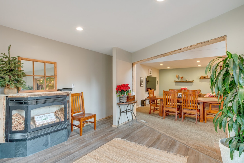 1 Mi to Heavenly Ski Resort: Retreat w/ Hot Tub