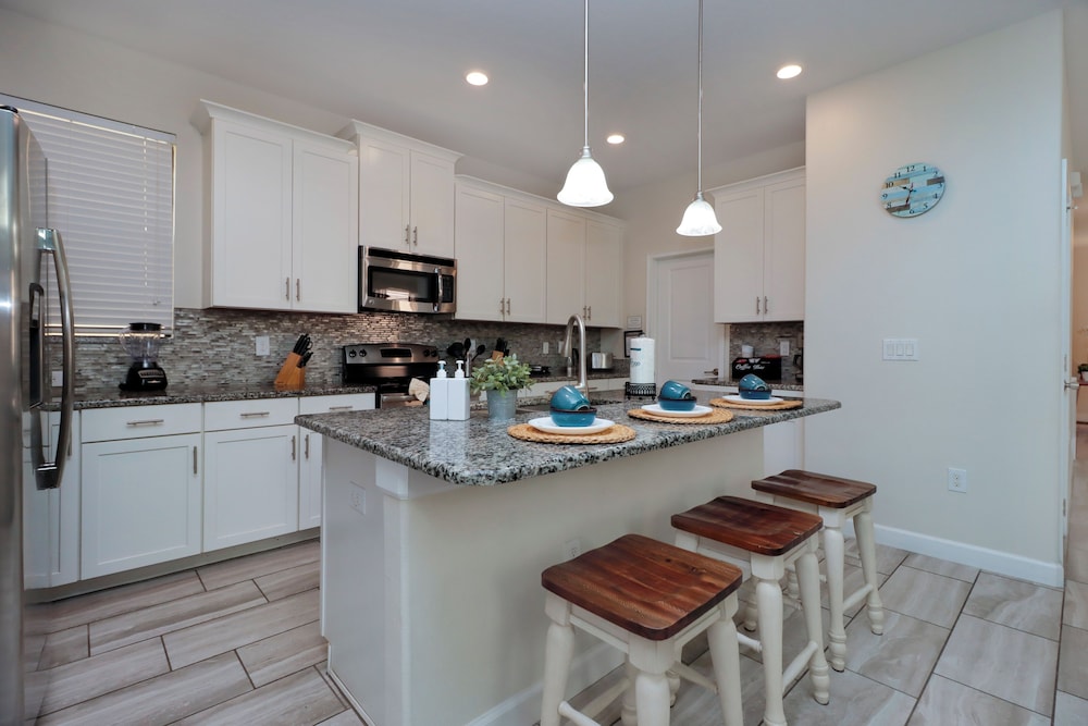 Solterra Family Vacation Home | Private Pool, Spa!