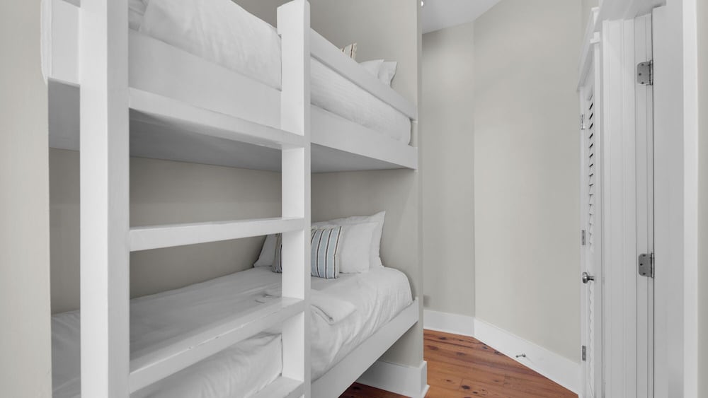 5BR Sleeps 14 in Seagrove Beach, Golf Cart, 6 Bikes, Pool + Free Attractions!